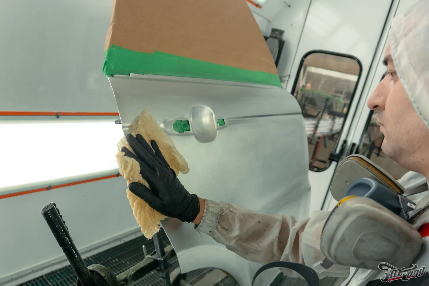 Кузовной ремонт и частичная покраска Range Rover с подбором цвета для наших партнеров